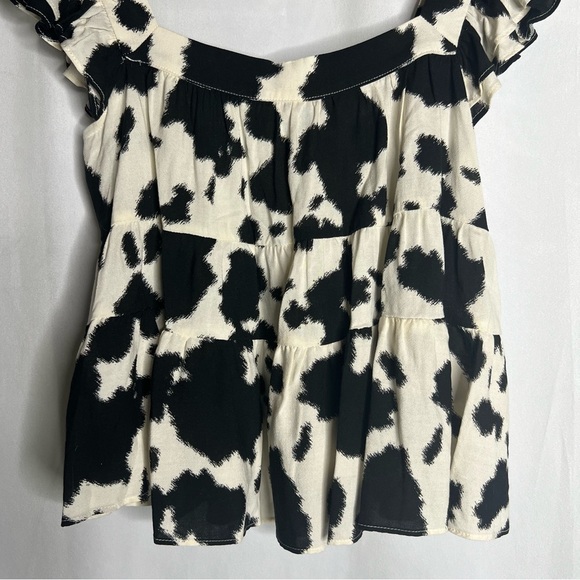 NWT Francesca’s Lilian Cow-print Blouse Size Small Black &White short sleeve Top - Picture 3 of 11